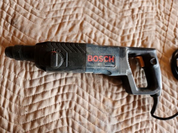 Bosch 11224VSR 7/8-Inch SDS-Plus Bulldog Rotary Hammer