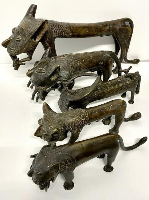 Bronze (4) Lion Cows & (1) Buffalo - Aboriginal Indigenous Art